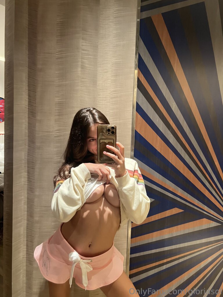 Gloria Sol Pink Skirt Tease Onlyfans Images Leaked (4)